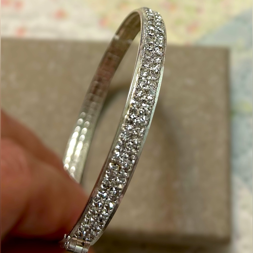 Elegant Silvertone Bracelet with Sparkling Accents